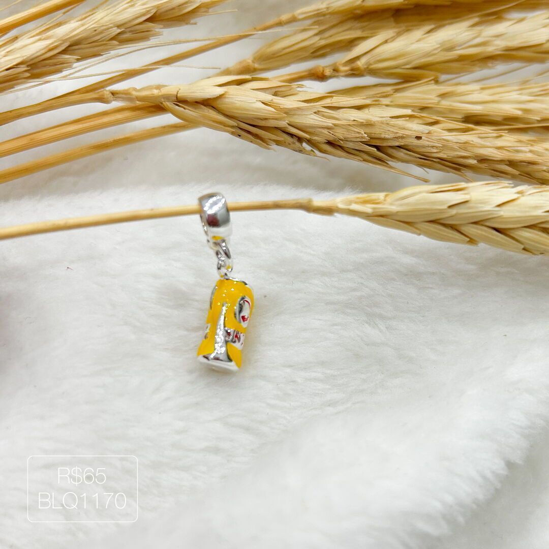 Berloque Lata Skol Pendurado Esmaltado Prateado